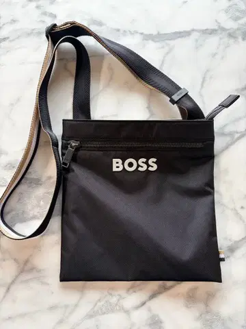 BOSS 블랙 숄더백
