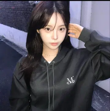 Mucent 시그니처 베이직 로고 후드티 셔츠