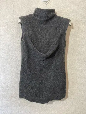 GIA STUDIOS/지아 스튜디오스 슬리브리스 플리스 상의