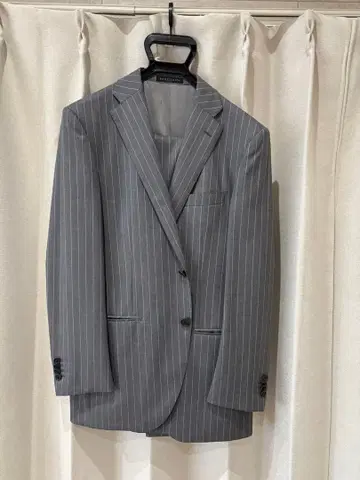 HILTON 그레이 스트라이프 비즈니스 정장