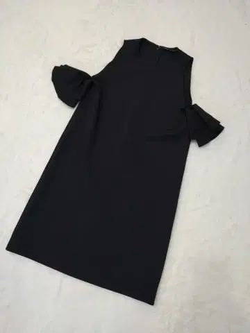 YOKO CHAN 슬리브리스 블랙 원피스