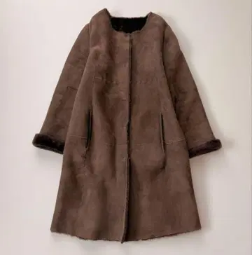 무스탕 코트 투모로우랜드 가죽