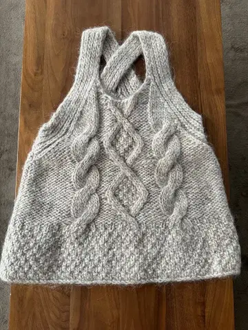 TANG 케이블 짜임 백 크로스 니트 베스트