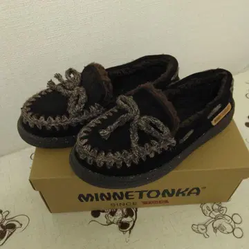 미네통카 퍼 모카신 25cm