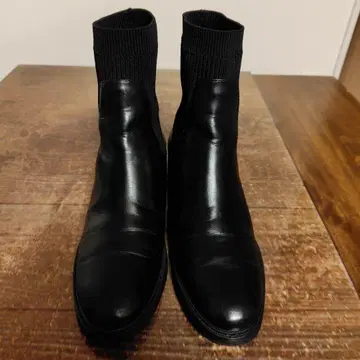 기간 한정 12/16까지 ZARA 숏부츠 블랙