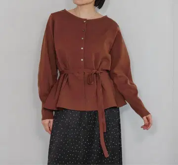 [ 아파트바이 ] 완판 택 포함 2WAY 페플럼 니트 가디건 브라운