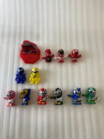 슈퍼전대 히어로 피규어 세트