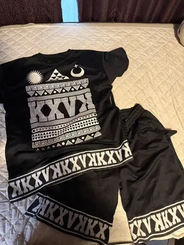 코다 쿠미 그래픽 프린트 블랙 셋업