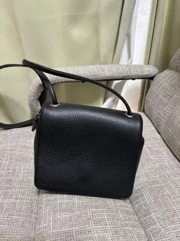 블랙 가죽 숄더백