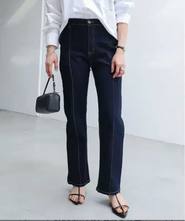 핀턱 테이퍼드 데님 팬츠 evernavy 에버네이비 e.n.