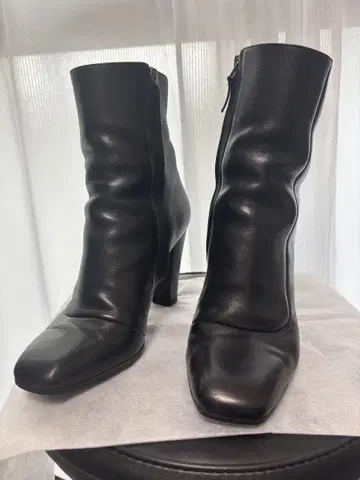 MICHELVIVIEN 미셸 비비안 가죽 숏부츠 블랙 36