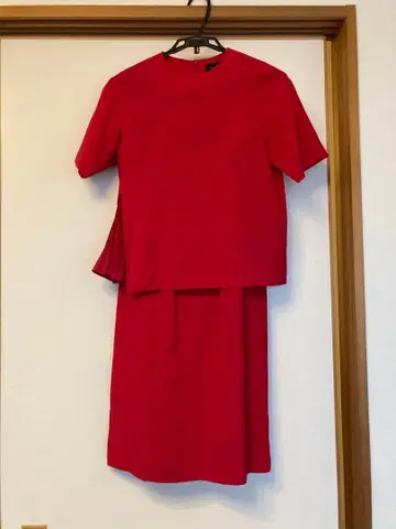 Unaca 빨간색 스커트 셋업 사이즈 36