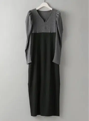 [이알엠] 텍스처 퍼프 소매 V넥 원피스 그레이 블랙