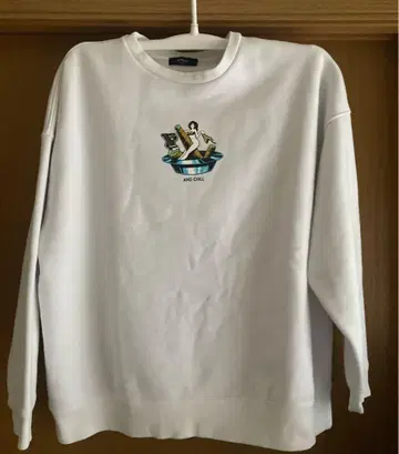 &Chill 앤드칠 프린트 트레이닝복 화이트