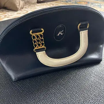 네이비 토트백 K로고 포함