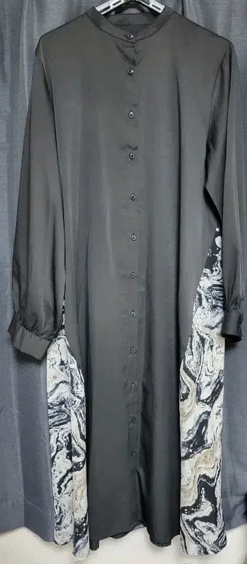 [ 새상품급 ] 블랙 긴팔 마블 패턴 원피스