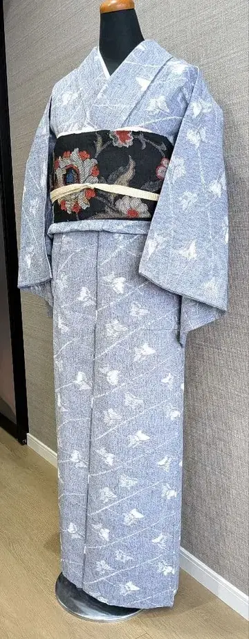 목화 단의 기모노 나비