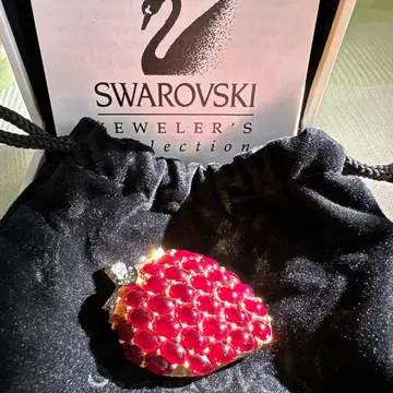 SWAROVSKY 딸기 브로치