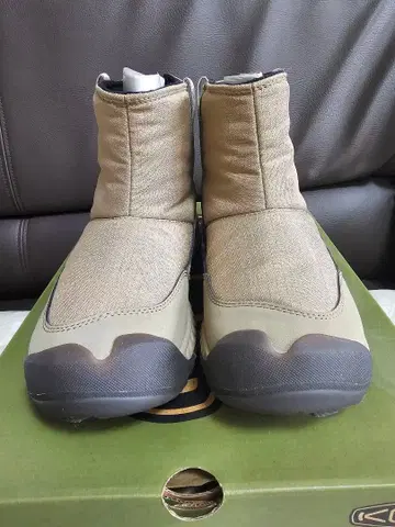 KEEN 23.5cm 베이지 스노우 부츠