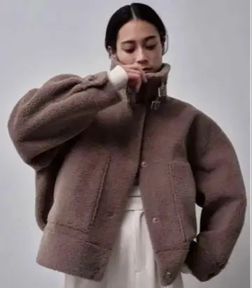 STUNNING LURE 에코 무스탕 숏 자켓