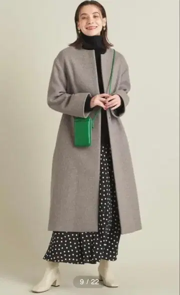 새상품급 뷰티 앤 유스 MANTECO 롱 코트