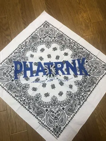 PHATRNK 반다나