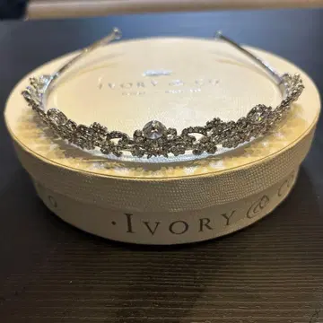 Ivory & Co. Elizabeth