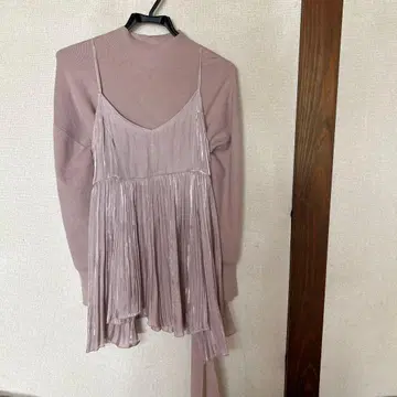 연한 핑크 레이어드 니트탑