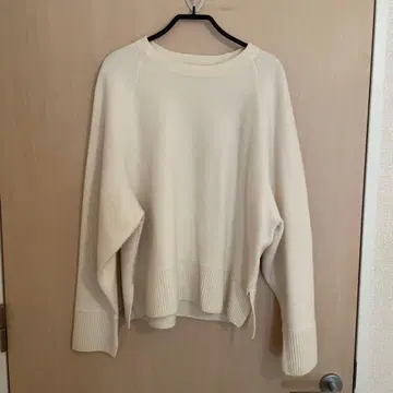 BEIGE, 아이보리 긴팔 니트