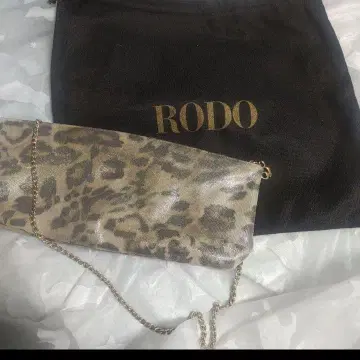 RODO 레오파드 무늬 클러치백 골드 계열