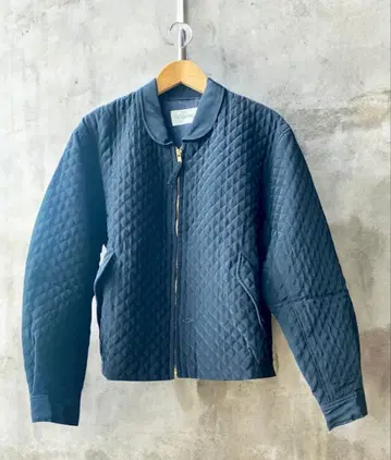 INGEBORG 블랙 퀼팅 블루종