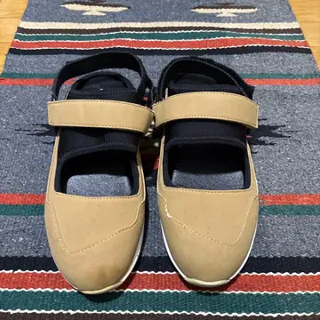 ORPHIC 베이지 샌들 스트랩 포함