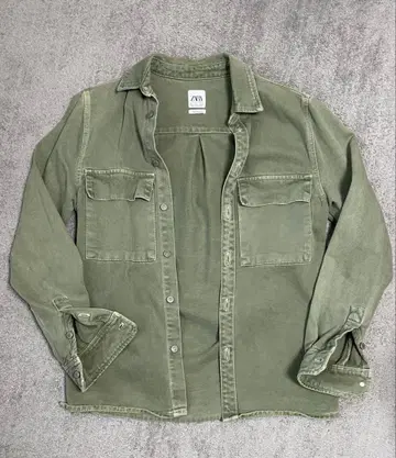 ZARA 릴랙스핏 밀리터리 자켓