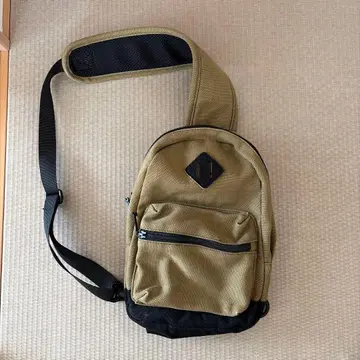 올리브색 숄더백 캔버스제