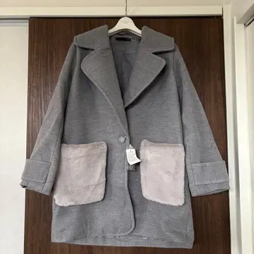 새상품 그레이 체스터 코트 인조 모피 포함