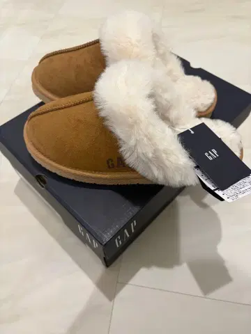 GAP 무스탕 사보 브라운