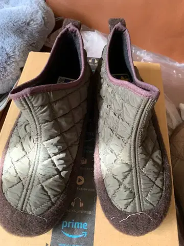 keen 올리브 그린 퀼팅 슬립온