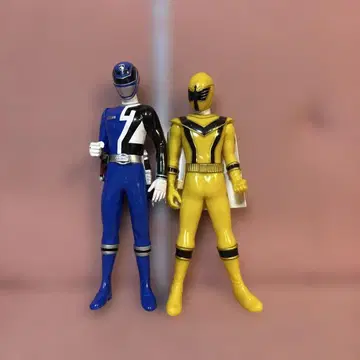 슈퍼전대 히어로 피규어 파랑과 노랑
