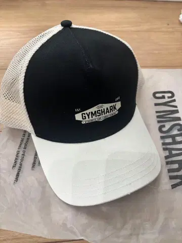 [ 새상품 ] 짐샤크 캡 GYMSHARK 트래커햇