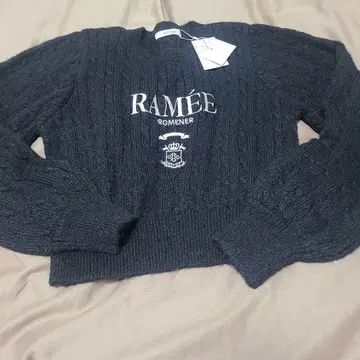 택 포함 미사용 NICE CLAUP 니트