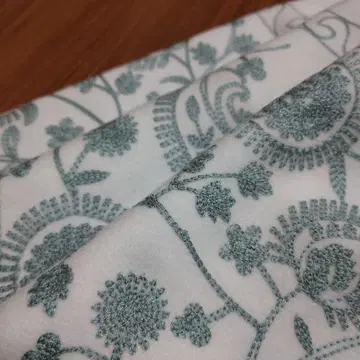 화이트 캐시미어 스톨 총 자수 캐시미어 100% 오리엔탈 패턴 기간 한정