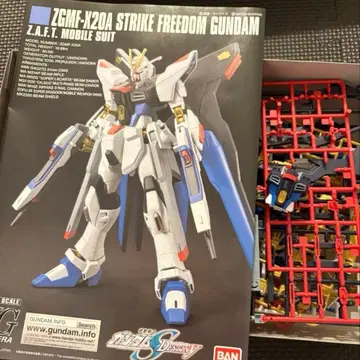 스트라이크 프리덤 건담 hgce