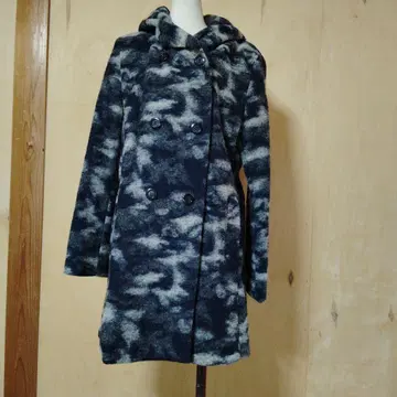 쁘띠 옹플뢰르 더블 브레스트 롱 코트 희귀 카모 패턴