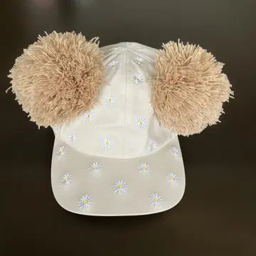 폼폼 포함 캡 베어 자수