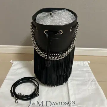 J&M 데이비슨 프린지 숄더백 블랙