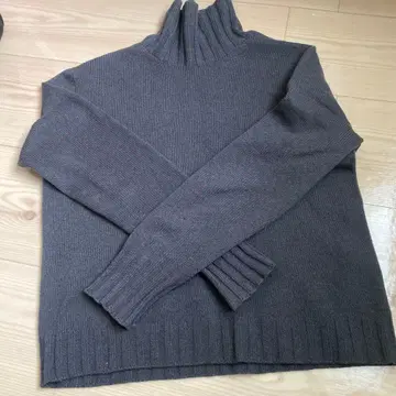 마가렛호웰 다크 그레이 하이넥 스웨터