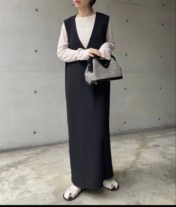 CAPRICIEUX LE'MAGE V넥 I라인 점프수트 F사이즈