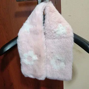 엠즈 라이트 핑크 복슬복슬 머플러