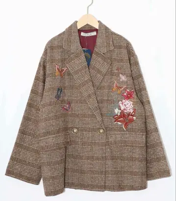 이즈스칼라 553251: 꽃나비 자수 오버 사이즈 체크 무늬 자켓