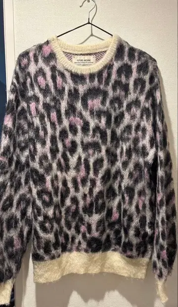 BEAMS 레오파드 무늬 니트 스웨터